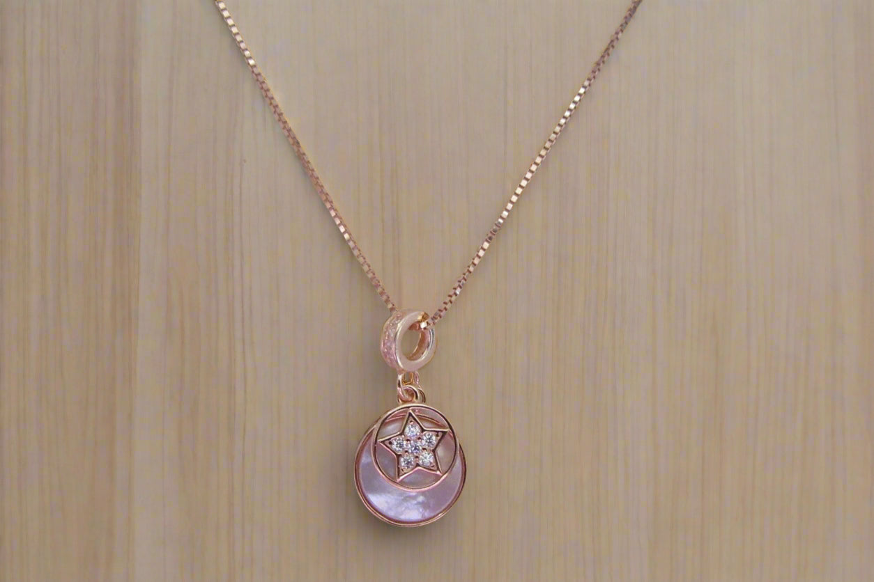 Star pearl chain and pendant