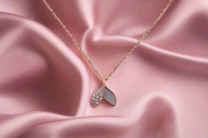 Fish tail pendant and chain