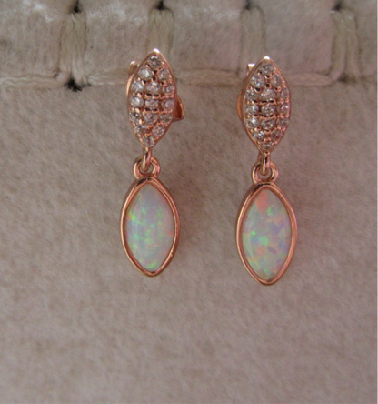 Garland of pearl leaves set