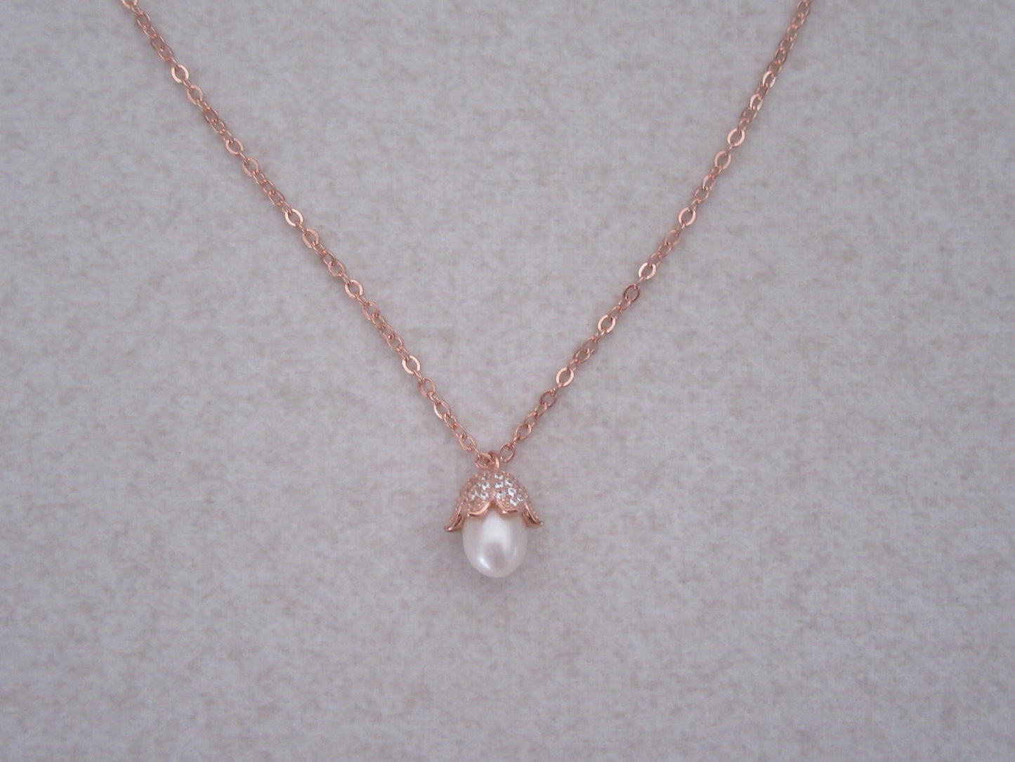 Pearl droplet chain and pendant